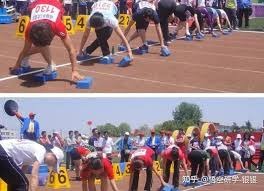 扎金花里的“闷牌”心理战：为什么不看牌往往能给对手造成巨大压力？（扎金花闷牌博弈：为何不看牌反而更给对手压力？）