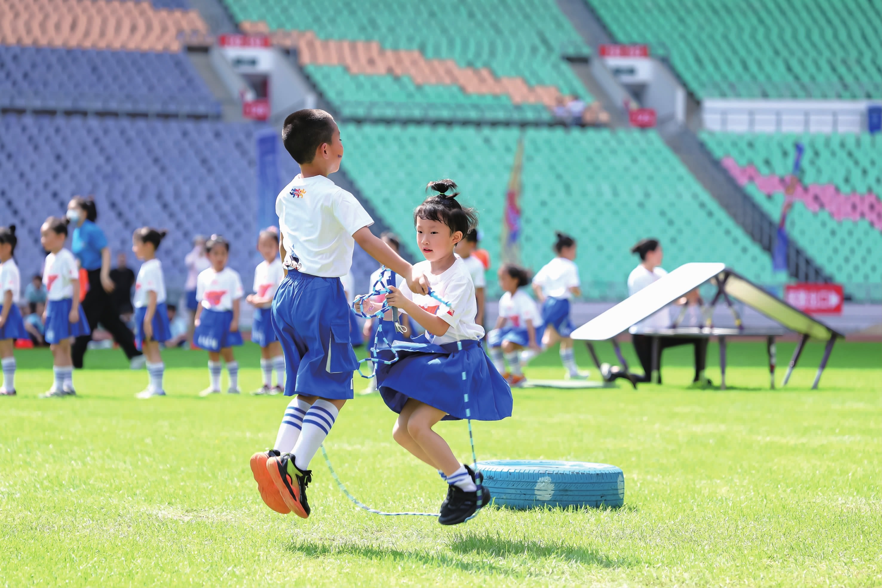 曼晚：梅努夏天可能离开曼联，球队可能为这名中场标价7000万镑