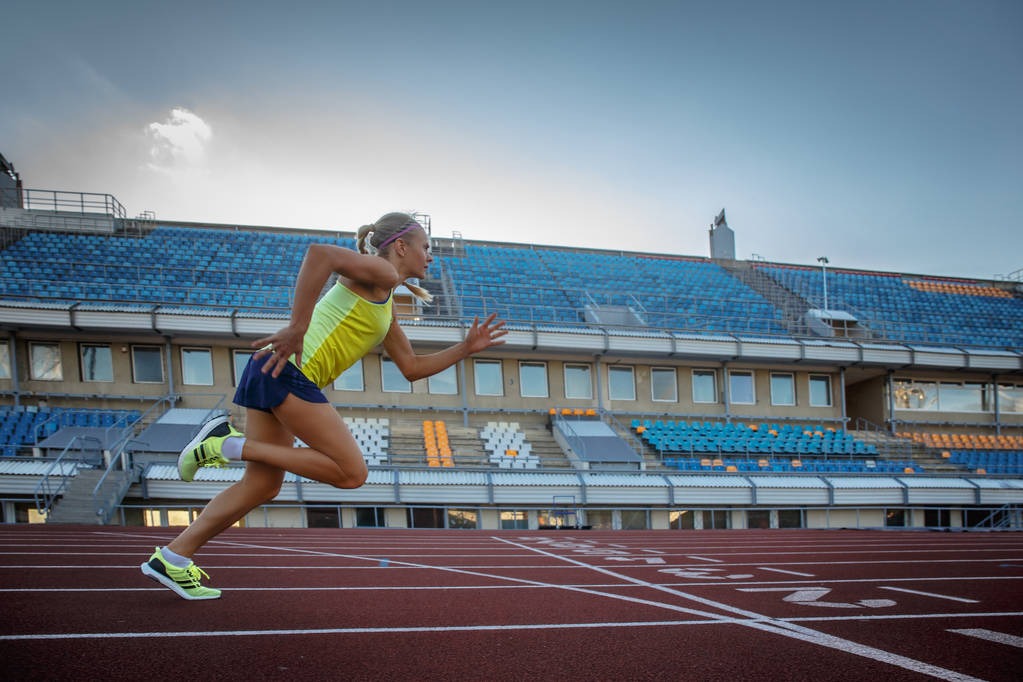 对塞维！马卡：安东尼效力曼联时曾被对手逆转，本场是复仇良机